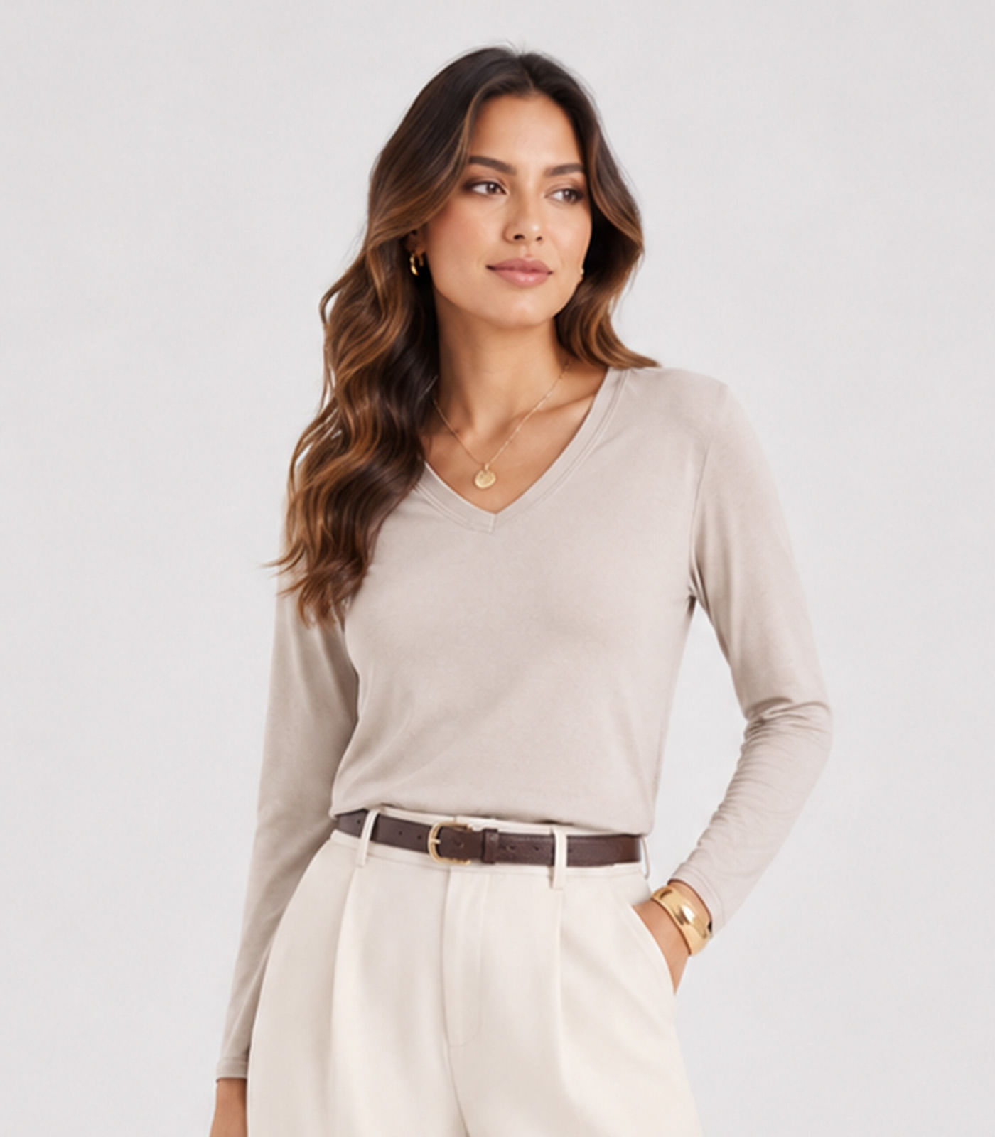 Blusa Feminina Manga Longa Decote V Infinita Cor Bege