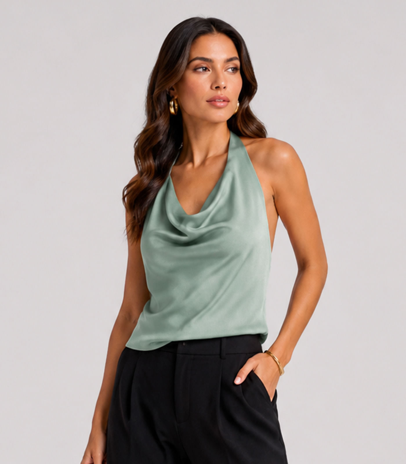 Blusa Feminina Com Decote Degagê Infinita Cor Verde